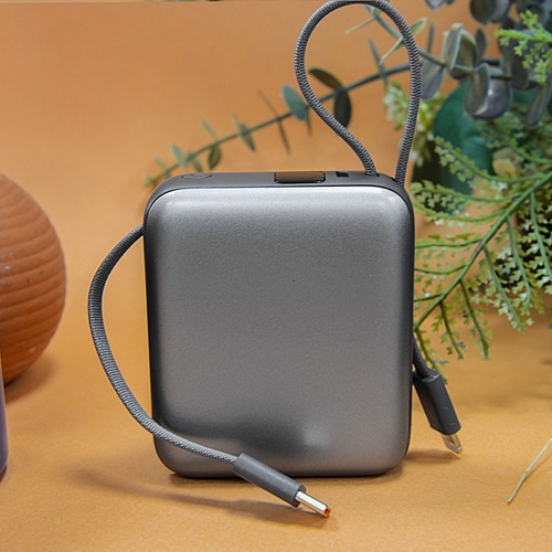 BUSHI - Batterie Powerbank 10,000 mAh avec câbles intégrés à charge rapide 22,5W