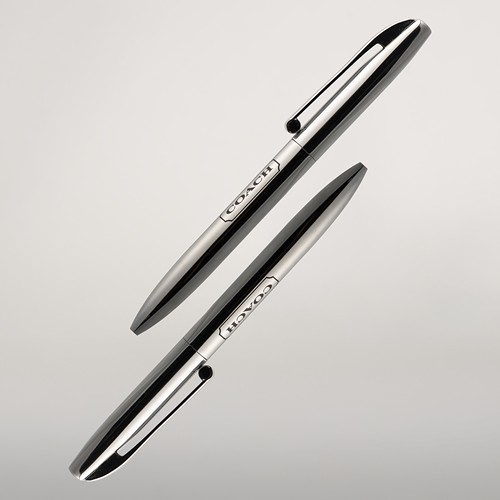CLAW - Stylo à bille torsadé en acier inoxydable recyclé