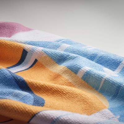 Serviette de plage en quadri
