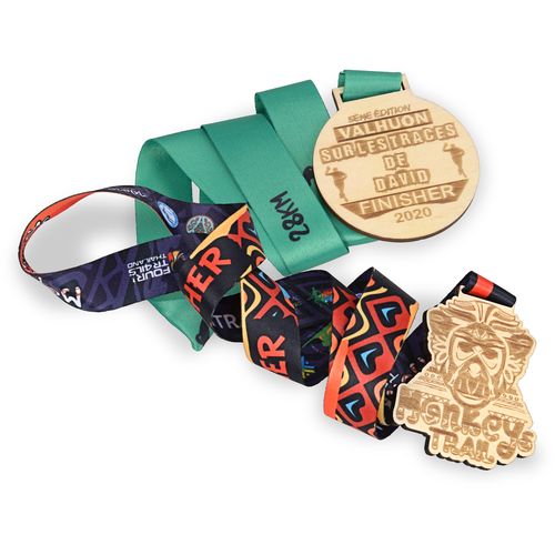 MÉDAILLE BOIS SUR MESURE - 1