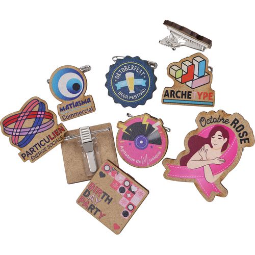 BADGE EN BOIS - 1