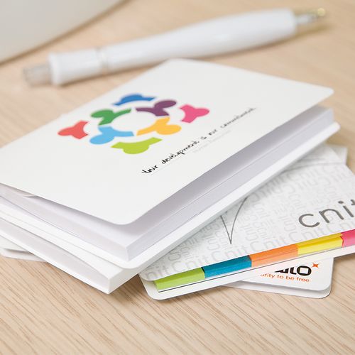 BLOC FEUILLES REPOSITIONNABLES - 7