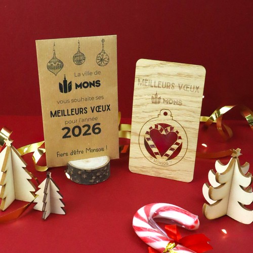 Carte bois boule de Noël détachable