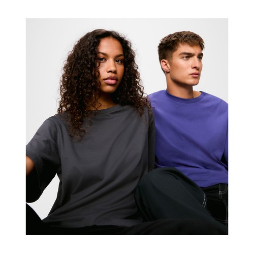 Tee-shirt unisexe oversize en coton organique thumbnail 4