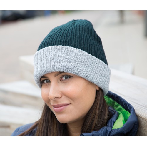 Bonnet acrylique avec rabat