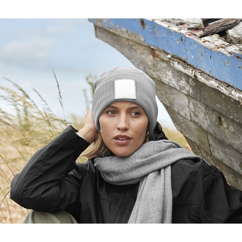 Bonnet tricoté avec empiècement