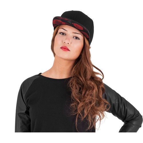 Casquette 6 pans impression rose sur la visière