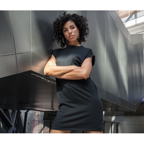 Robe manches retroussées