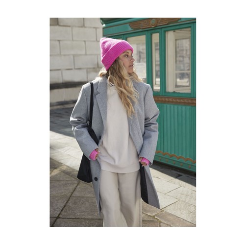 Bonnet aux couleurs vives avec rabat