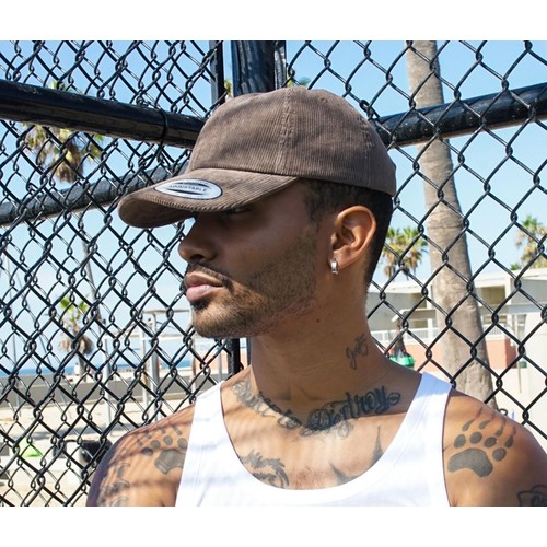 Casquette basse en Corduroy