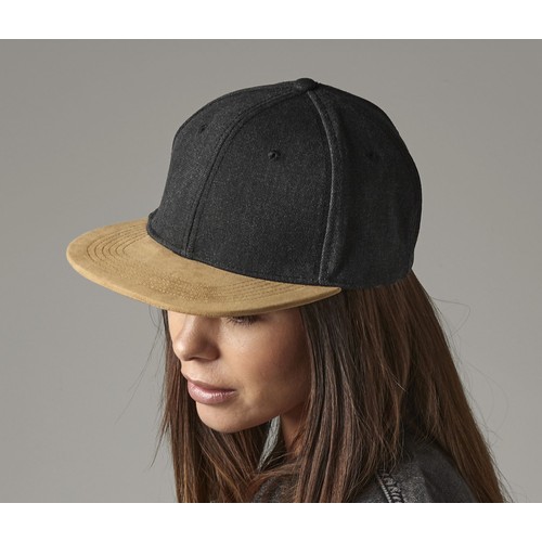 Casquette avec visière effet daim