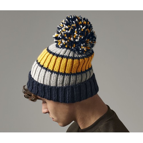 Bonnet rayé avec pompon