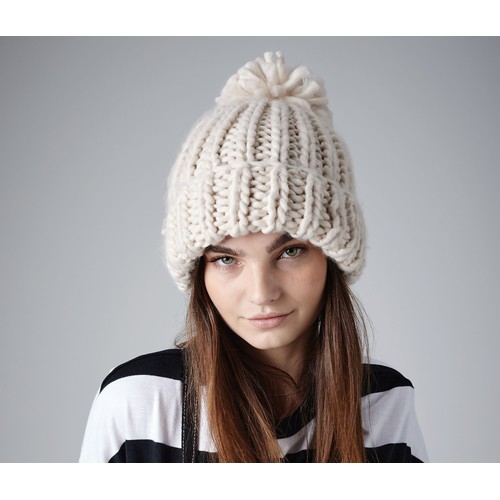 OVERSIZED HAND-KNITTED BEANIE