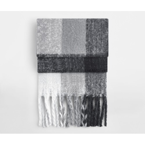 Écharpe oversize à carreaux thumbnail 5