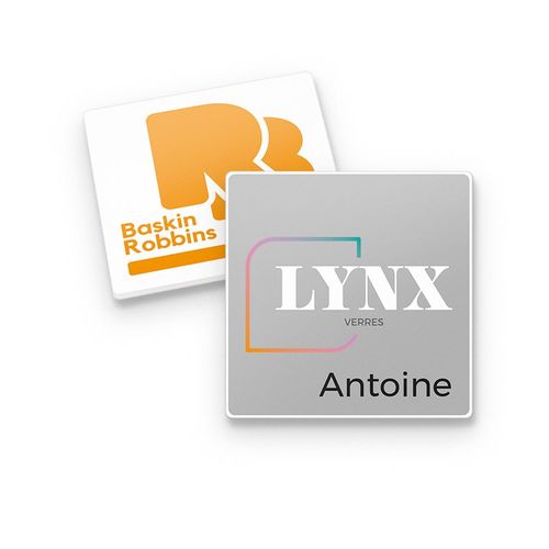 BADGE PLASTIQUE (PS) CARRE 36x36 mm AVEC PINCE EPINGLE - 4