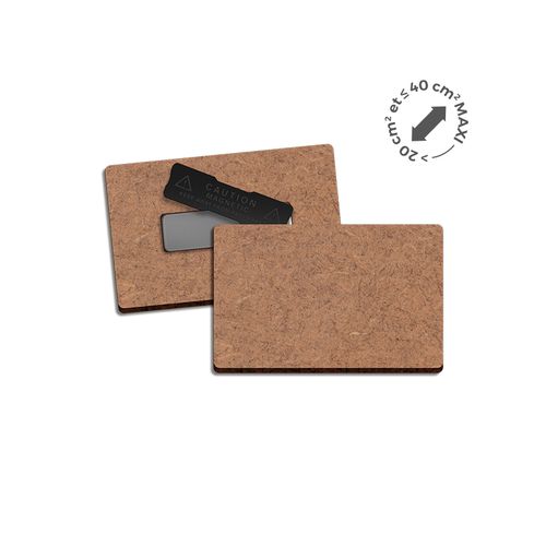 BADGE SUR-MESURE MDF EP 3 mm AVEC AIMANT ENTRE 20 cm2 ET 40 cm2 MAXI