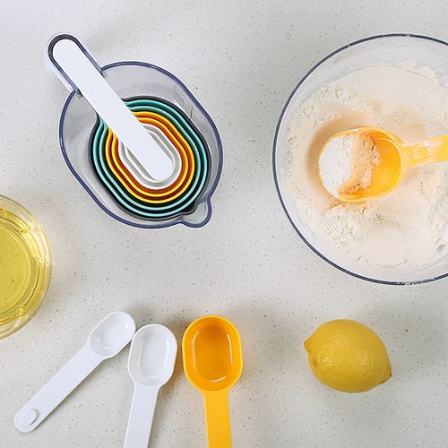 CUILLERES ET PICHET DOSEURS + ENTONNOIR + SPATULE - 6