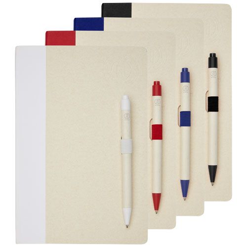 Set de libreta de referencia de tamaño A5 y bolígrafo fabricados con cartones de leche reciclados 