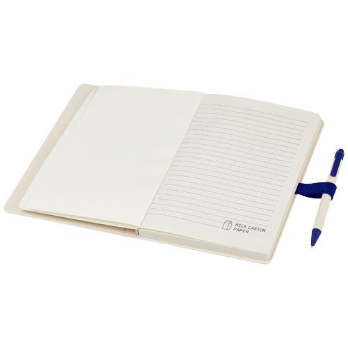 Set de libreta de referencia de tamaño A5 y bolígrafo fabricados con cartones de leche reciclados 