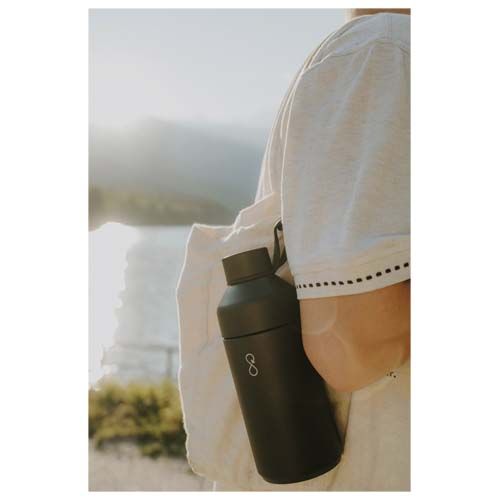 Botella de agua con aislamiento al vacío de 750 ml 