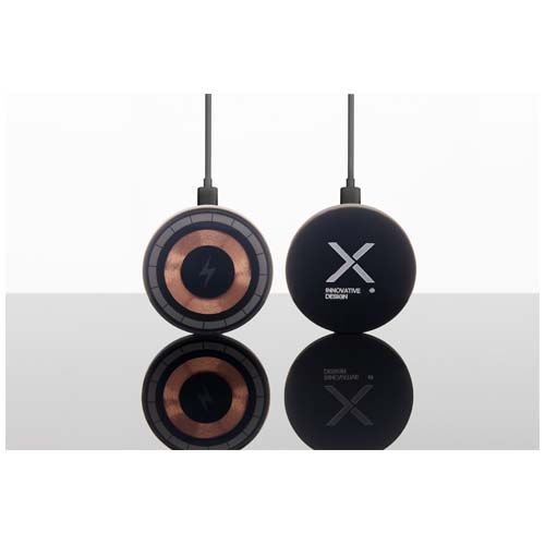 black Base de carga inalámbrica extraplana de aluminio reciclado de 15 W