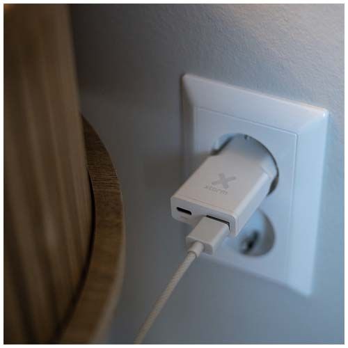 white Cargador de 33 W