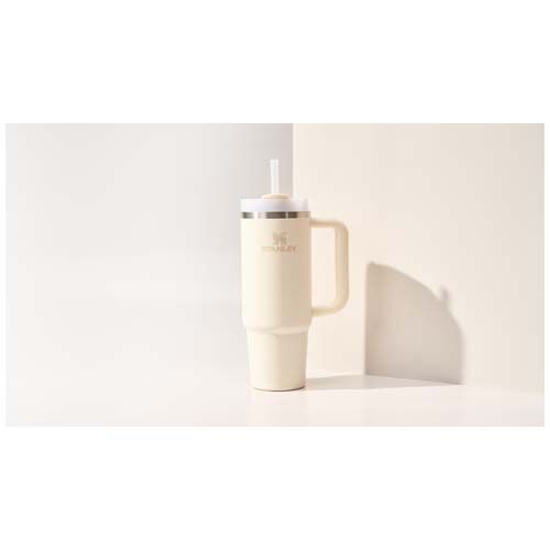 crema Vaso con aislamiento de acero inoxidable reciclado Stanley Quencher® H2.0 FlowState™ 890 ml