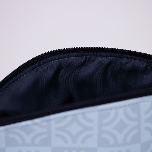 Trousse arrondi en PU avec doublure - 10