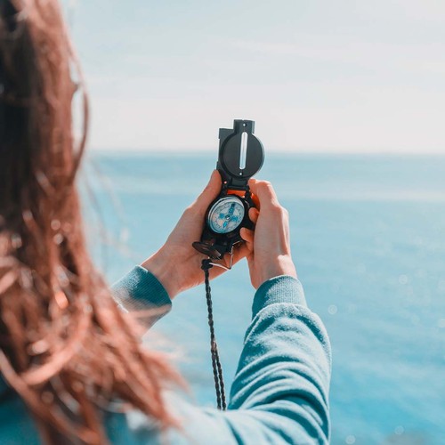 black Brújula Saida