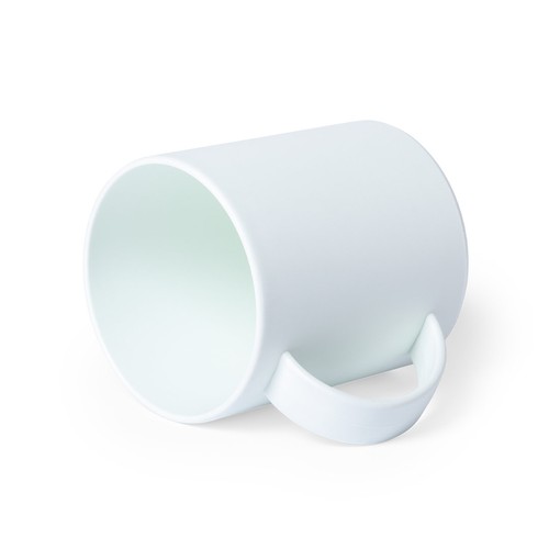 white Taza Pioka