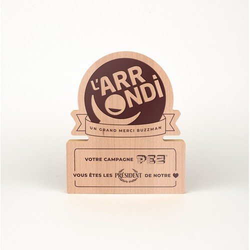 Trophée en bois bandeau gravé - 1
