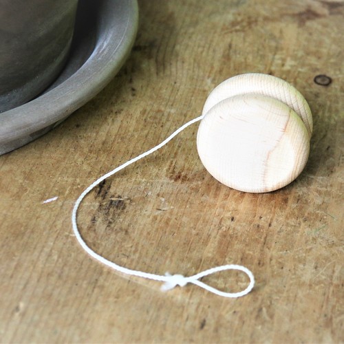 Yoyo en bois gravé - 7