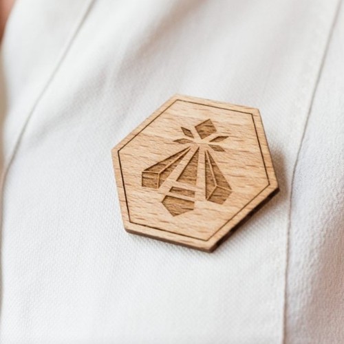 Badge sur mesure, gravé avec aimant et carte personnalisée - 1