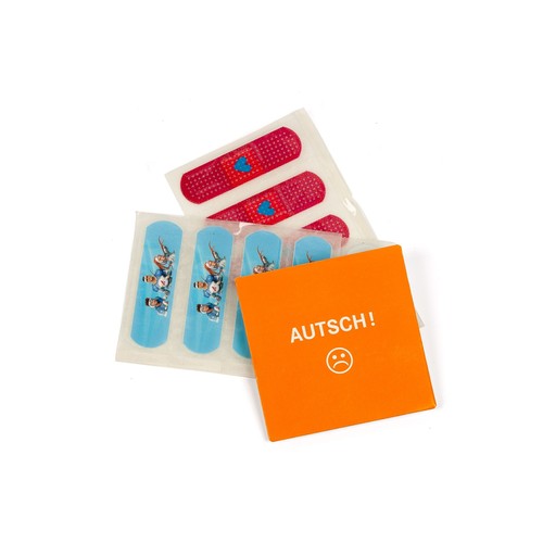 PAPER POUCH WITH 10 OR 20 PLASTERS