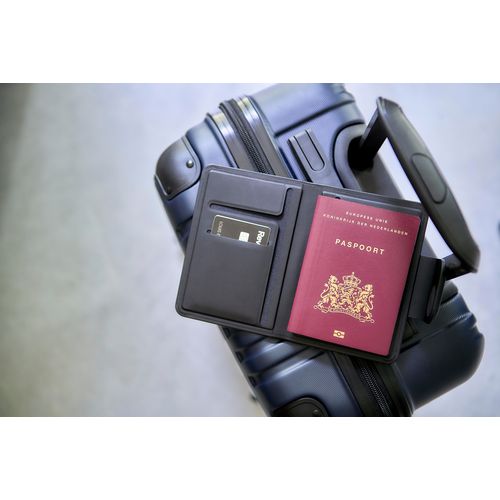 Porta pasaporte de PU reciclado Mavi