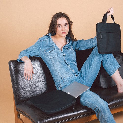 black BOLSA IKUSA