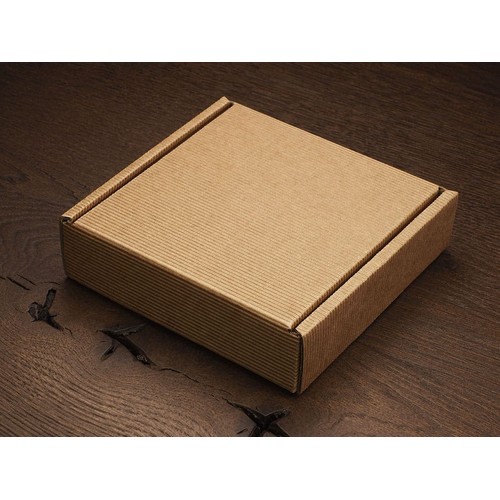 Box (11.4x11.8x3.2cm)