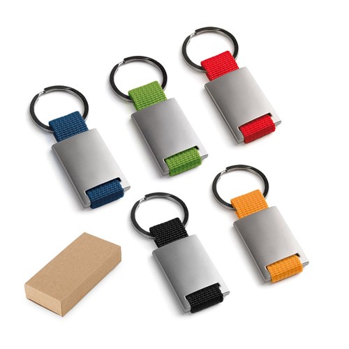 GRIPITCH. LLAVERO DE METAL CON CINCHA