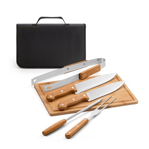 FLARE. Conjunto de 5 utensilios para barbacoa y tabla de bambú. Hecho en madera y acero inoxidable, Merchandising, artículos personalizados para tu promoción de marca