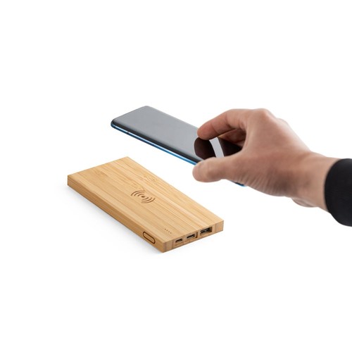 natural FITCH. Power bank 5'000 mAh con cargador inalámbrico de 5W, fabricado en bambú
