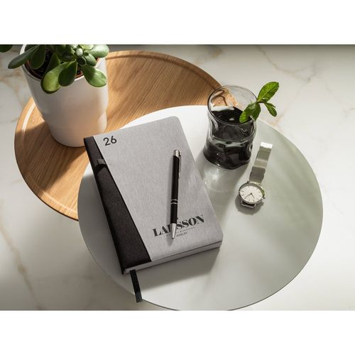 gray LARSSON A5. Agenda A5 en poliéster reciclado (100% rPET)