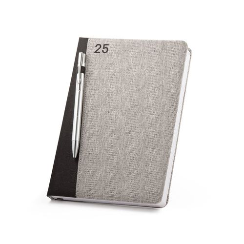LARSSON B5. Agenda B5 en poliéster reciclado (100% rPET)