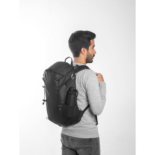 black ALASCA. Mochila de senderismo con revestimiento impermeable