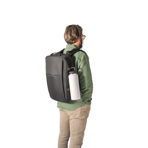 DALLAS. Mochila de viaje de poliéster reciclado de alta densidad 600D para portátil de 17.3