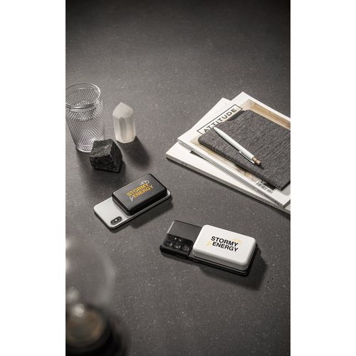 white AMPERE 10. Power bank magnético de 10'000 mAh con cargador inalámbrico superrápido de 15W en ABS reciclado (100% rABS)