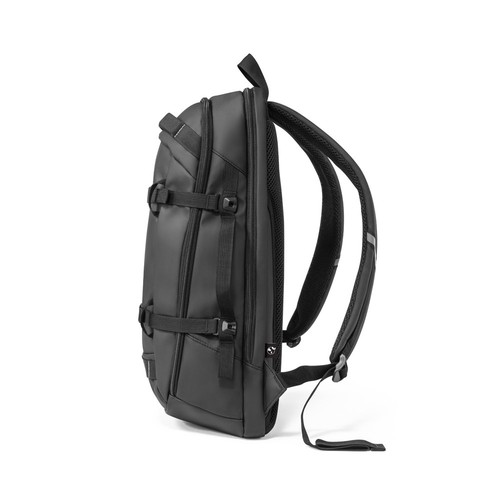 black KAMPALA. Mochila para portátil en poliéster reciclado de alta densidad 900D, con revestimiento resistente al agua y forro de poliéster reciclado 210D 17'3