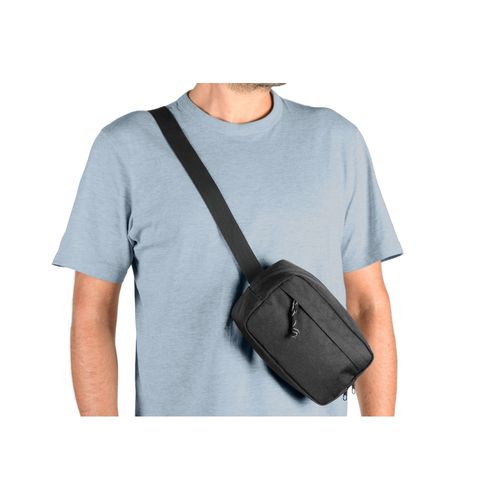 MYKONOS. Riñonera de poliéster reciclado 600D y forro en poliéster reciclado 210D