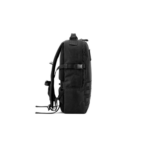 black EDINBURGH BPACK. Mochila de estilo militar en poliéster reciclado 600D, alta densidad y forro en poliéster reciclado 210D 17'3’