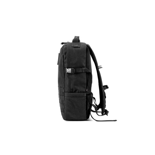 black EDINBURGH BPACK. Mochila de estilo militar en poliéster reciclado 600D, alta densidad y forro en poliéster reciclado 210D 17'3’