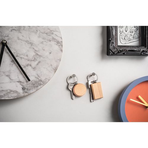 STEWIE. Porte-clés rectangulaire en bois de hêtre - 4